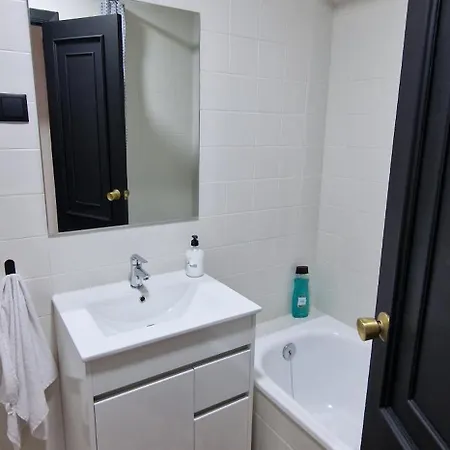 Apartment Torre La Reina - 2 Hab Bano Y Aseo